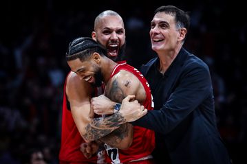 Έτσι θα καλύψει ο Ολυμπιακός τις απουσίες των Βεζένκοφ και Ουόκαπ