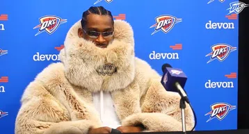 Ο Σέι Γκίλτζιους - Αλεξάντερ φόρεσε τη γούνα του και πήγε στη Νέα Υόρκη! (vid)