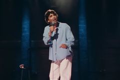 «American Boy»: Αξίζει να δεις το comedy special του Μαρσέλο Eρνάντεζ στο Netflix;