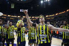 Εννέα σερί νίκες για τη Φενέρ, αντεπίθεση χωρίς αντίκρισμα για Μπαρτσελόνα