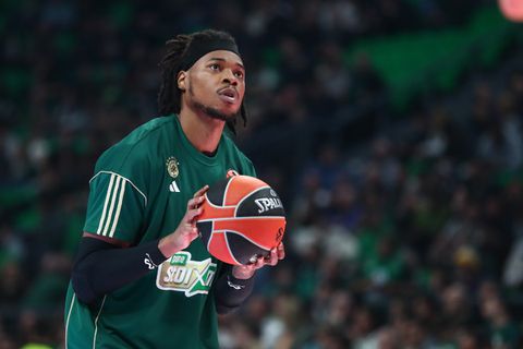 Μέσα Χολμς και Ρογκαβόπουλος εν όψει Ολυμπιακού - Εκτός προπόνησης ο Σαμοντούροφ