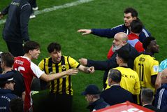 Ένταση στη φυσούνα του «Γ. Καραϊσκάκης» - Τι συνέβη (pics)