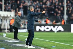 Ο Λουτσέσκου έφυγε τρέχοντας με τη λήξη του ΠΑΟΚ - Παναθηναϊκός για να πάει στη Ρουμανία (vid)