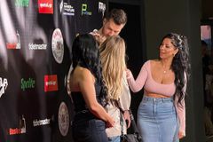 Άλεκ Πίτερς και Χρήστος Μπαφές στο «T-Center» για το event των Harlem Globetrotters