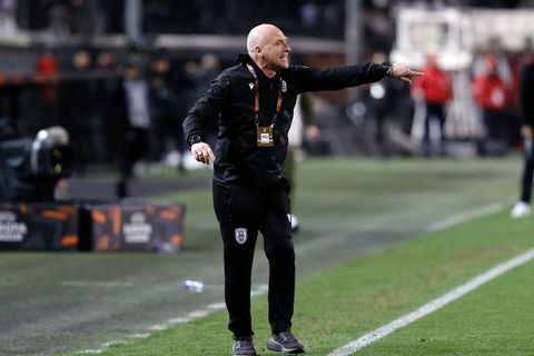 Καστορίνα: «Όλοι μας είμαστε κοντά στον προπονητή και στον πατέρα του»