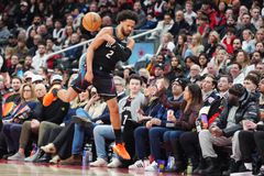 Σαρωτικοί Πίστονς, διέλυσαν τους Σίξερς και έγραψαν ιστορία