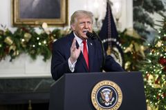 Απασφάλισε ο Τραμπ κατά του Ιράν: «Ανοίξτε τα γα@@@@να Στενά του Ορμούζ τρελοί μπα@@αρδοι»