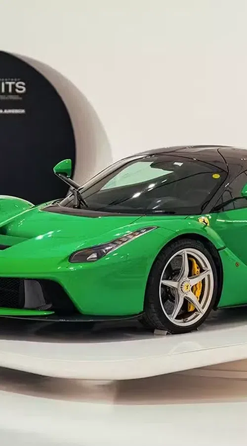 Η εκκεντρική Ferrari LaFerrari του Jay Kay βγαίνει στο σφυρί