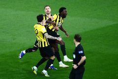 Δικέφαλο φτερούγισμα προς τον τίτλο