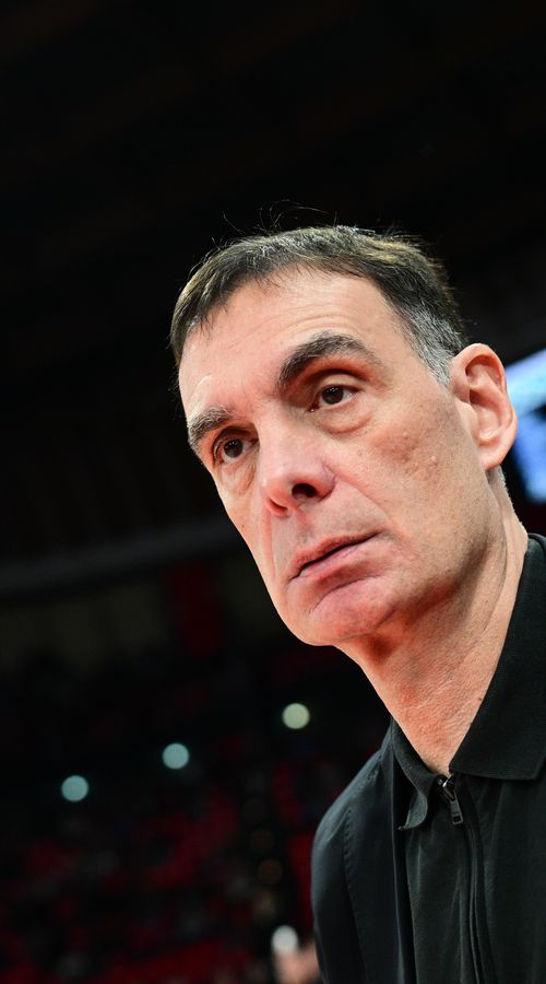 Ο Μπαρτζώκας έγραψε ιστορία: Έφτασε 200 νίκες στον πάγκο του Ολυμπιακού στη Stoiximan GBL