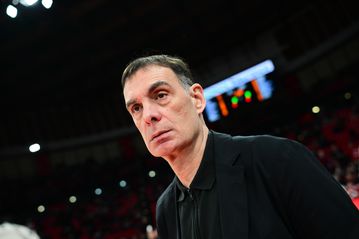 Ο Μπαρτζώκας έγραψε ιστορία: Έφτασε 200 νίκες στον πάγκο του Ολυμπιακού στη Stoiximan GBL