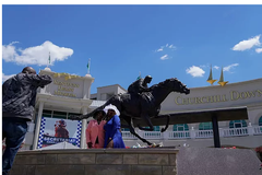 Ανεξήγητοι θάνατοι αλόγων στις ΗΠΑ πριν από την πιο φημισμένη ιπποδρομία στον κόσμο