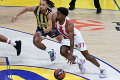 Η Φενέρ πήγε τη σειρά στο Game 5, ο Ολυμπιακός πάει Κάουνας μέσω ΣΕΦ