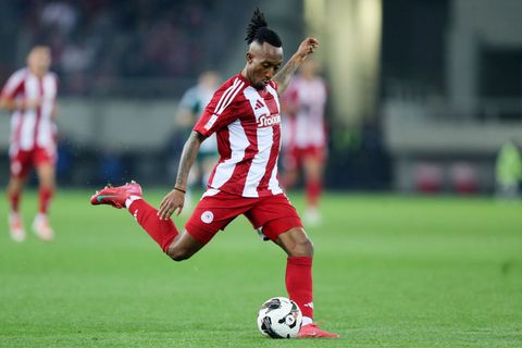 Μένει στον Ολυμπιακό ο Ζέλσον με νέο συμβόλαιο - Οδεύει προς Γαλλία ο Γιαζίτζι