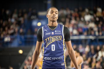 Στη σκιά του Ουεμπανιαμά: Ο Μπιλάλ Κουλιμπαλί έρχεται με... φόρα και «βλέπει» ΝΒΑ