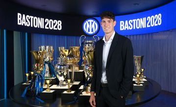 Η Ίντερ ανακοίνωσε την ανανέωση του Μπαστόνι μέχρι το 2028