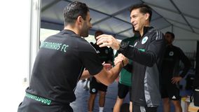 Μονομαχία Τζαβέλλα-Αλόνσο κι αποθέωση για τον παλαίμαχο άσο (vid)