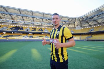 Η πρώτη βόλτα του Γιόβιτς στην Opap Arena (gallery)