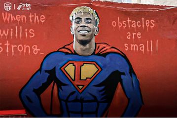 Βανδάλισαν την τοιχογραφία του Λαμίν Γιαμάλ στη Βαρκελώνη - Πρόσθεσαν τους επτά νάνους