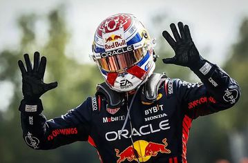 Ο Φερστάπεν «κλέβει» ένα ρεκόρ από τον Φέτελ και απειλεί να πάρει άλλο ένα