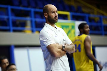 Περιστέρι - Κολοσσός σε φιλικό «κεκλεισμένων των θυρών»