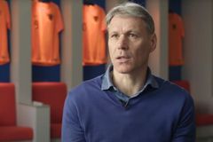 Φαν Μπάστεν : «Είναι ανεπίτρεπτο να αρνείται ο Χράφενμπερχ την κλήση στην Εθνική»