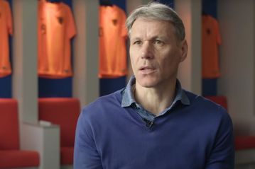 Φαν Μπάστεν : «Είναι ανεπίτρεπτο να αρνείται ο Χράφενμπερχ την κλήση στην Εθνική»