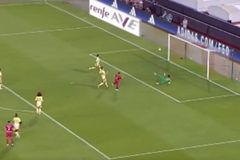 Η μαγική πάσα του Ζίβκοβιτς και το... άχαστο που έχασε ο Γιόβιτς (vid)