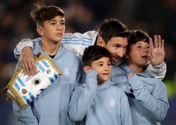 Η συγκινητική ατμόσφαιρα στο Μονουμεντάλ στο τελευταίο εντός έδρας παιχνίδι του Μέσι με την Αργεντινή (vid)