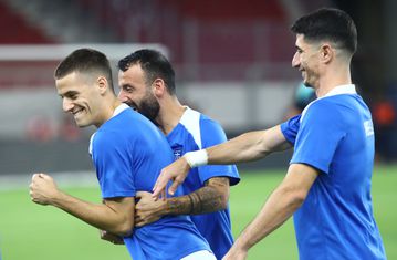 Να χαμογελάτε και να χαίρεστε με το εθνόσημο όπως οι διεθνείς μας στην Εθνική (pics)