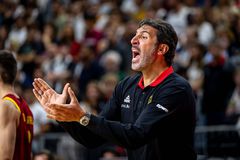 Ιμπραχίμαγκιτς: «Περιμένω να είναι κανονικά στον πάγκο ο Μουμπρού με την Πορτογαλία»