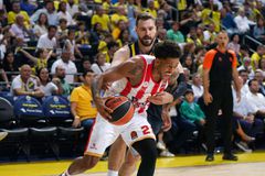 Η «ερυθρόλευκη» παρακάμερα από την Κωνσταντινούπολη και την «Ulker Arena»