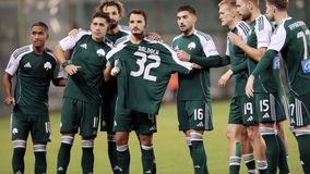 Με φανέλα Μπάλντοκ πανηγύρισαν το γκολ οι παίκτες του Παναθηναϊκού