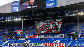 Συγκλονιστική διαμαρτυρία των οπαδών της Αλαβές για τη Γάζα