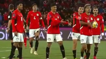 Απίστευτο σκηνικό στην U20 της Αιγύπτου: Μάλωσαν για ένα φάουλ, άλλαξε ο εκτελεστής και ήρθε το γκολ της νίκης (vid)