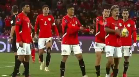 Απίστευτο σκηνικό στην U20 της Αιγύπτου: Μάλωσαν για ένα φάουλ, άλλαξε ο εκτελεστής και ήρθε το γκολ της νίκης (vid)