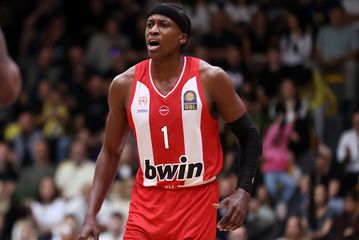 Μαρούσι - Ολυμπιακός: Το πρώτο καλάθι του Νιλικίνα με τη φανέλα του Ολυμπιακού (vid)