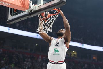 Ξανά στα «πιτς» με τραυματισμό ο Νίμπο - Πόσο καιρό θα απουσιάσει