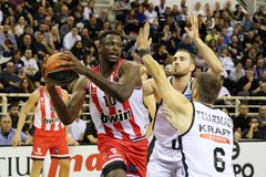 Ο Ολυμπιακός πέρασε από την Πυλαία με «τριπλό» Φαλ!