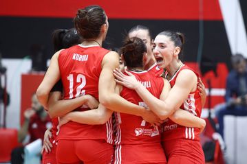 Καθαρή νίκη για τον Ολυμπιακό, 3-0 τη Βάσας και «αγκαλιά» με τους ομίλους