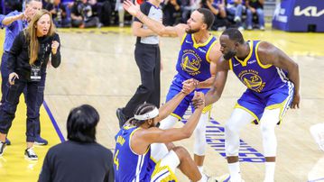 Με «σόου» Κάρι οι Ουόριορς νίκησαν τους Σανς