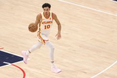 Σπουδαία νίκη των Χοκς επί των Μάτζικ με «σόου» Ρισασέ