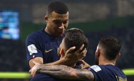 Επικό τρολάρισμα σε Κιλιάν Εμπαπέ και Ολιβιέ Ζιρού! (pics)