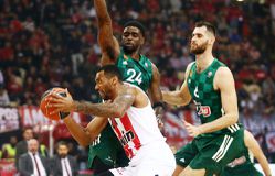 Ολυμπιακός - Παναθηναϊκός: Το ξέσπασμα των «ερυθρόλευκων» και τα μεγάλα τρίποντα του Λι