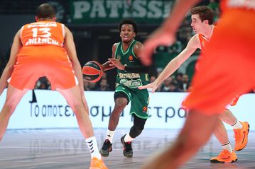 Κάτω από τα στάνταρ του ο Παναθηναϊκός