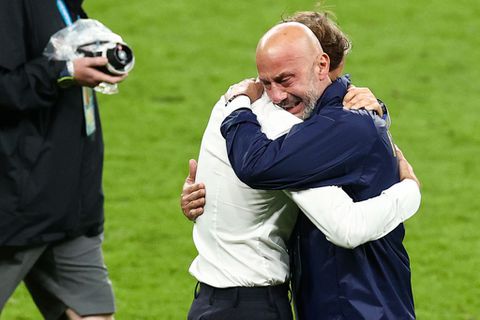 Η συγκλονιστική αγκαλιά του Βιάλι με τον «αδερφό» του Μαντσίνι μετά την κατάκτηση του Euro 2020 (vid)