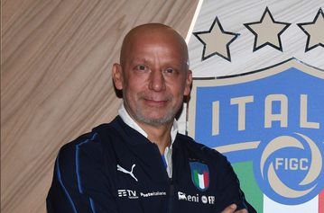 Η Γένοβα τίμησε τον Βιάλι με ένα συγκινητικό βίντεο στην κεντρική πλατεία (vid)