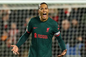 Λίβερπουλ: Εκτός πάνω από ένα μήνα ο Φαν Ντάικ