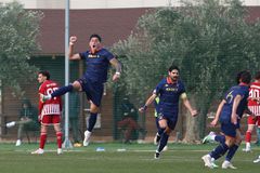 Σπουδαίο διπλό για την Καλλιθέα στο Ρέντη και διατήρηση στην κορυφή