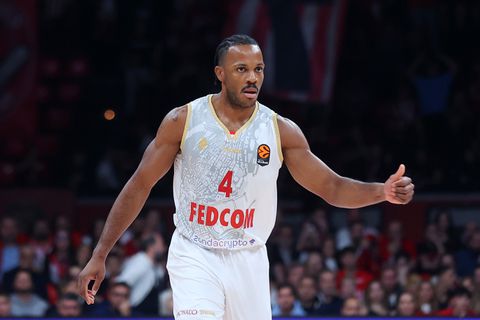 ΜΟΝΑΚΟ - ΠΑΡΤΙΖΑΝ